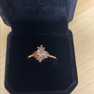 Elegant Gold Women's Ring with Clear Stone
